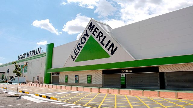 Construcción · edificio y exteriores · 110