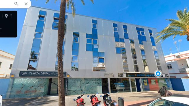 Construcción · edificio y exteriores · 111