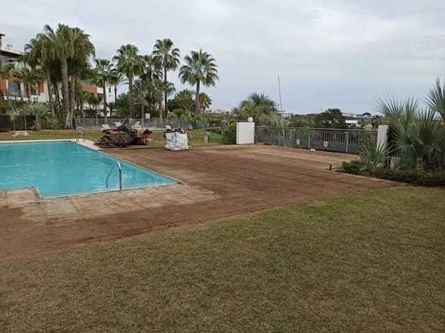 Base tras la retirada de la tarima · Estepona