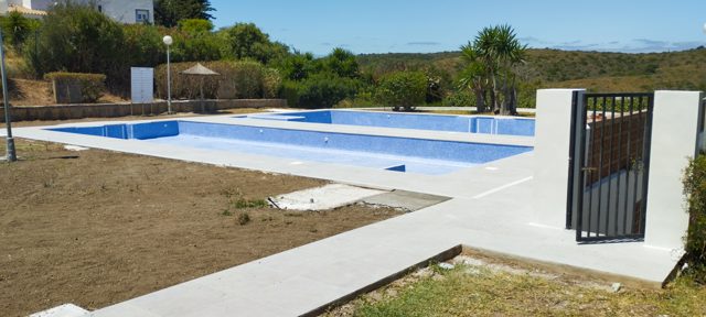 Reforma y mejoras en piscina comunitaria · Manilva