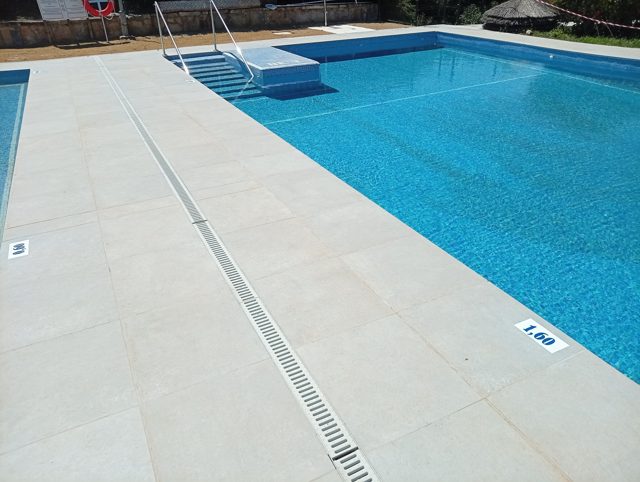 Reforma y mejoras en piscina comunitaria · Manilva