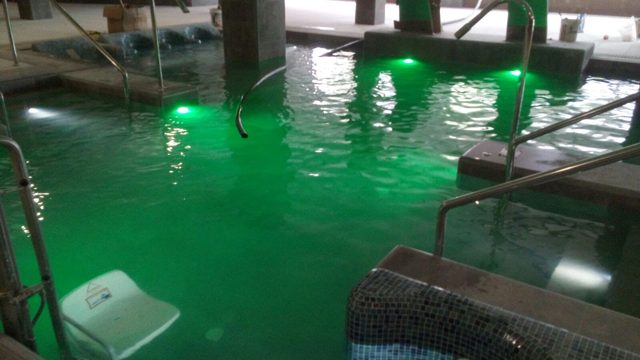 Piscina de hotel con revestimiento de gresite · Mallorca