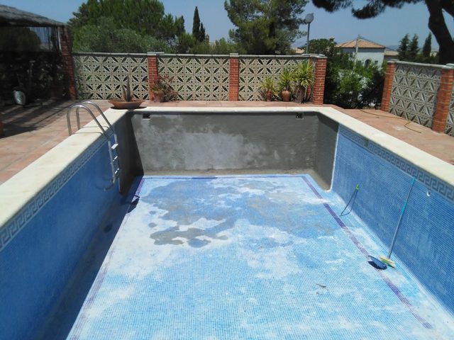 Reforma de piscina y reparación de grietas · Arcos de la Frontera