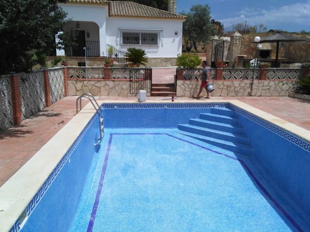 Reforma de piscina y reparación de grietas · Arcos de la Frontera