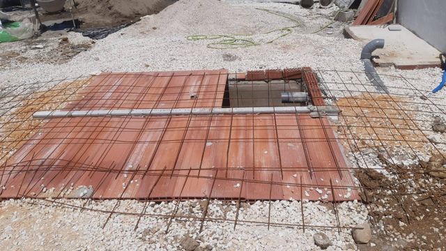 Preparación del cierre superior del pozo con hueco de registro · Santa Margarita, La Línea de la Concepción