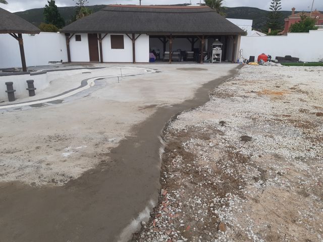 Andén exterior y rejilla desbordante durante los trabajos · Santa Margarita, La Línea de la Concepción